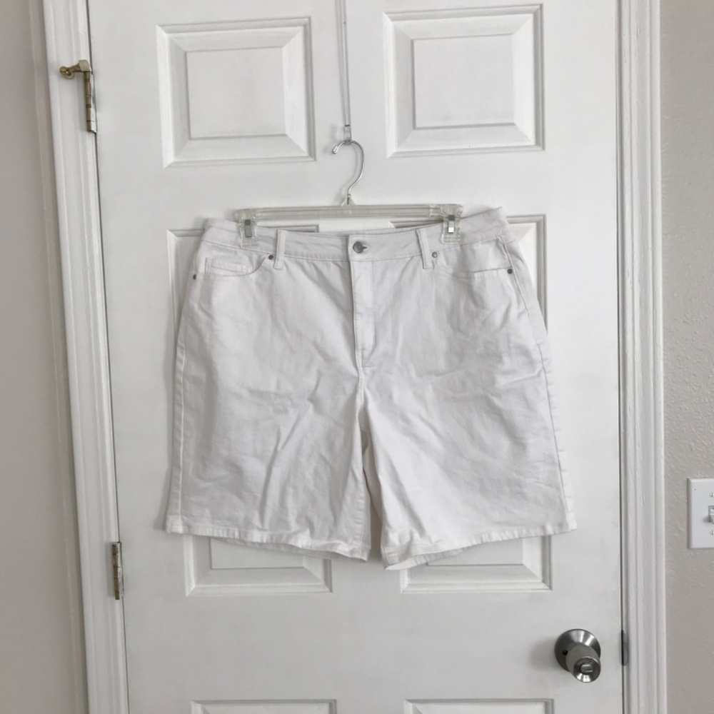 Croft & Barrow White Jean Stretch Denim Shorts Plus Size 18